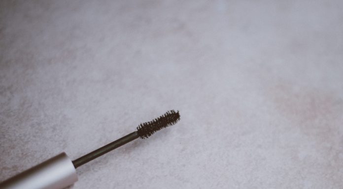 Tips to Protect and Make Your Eyelashes Stronger