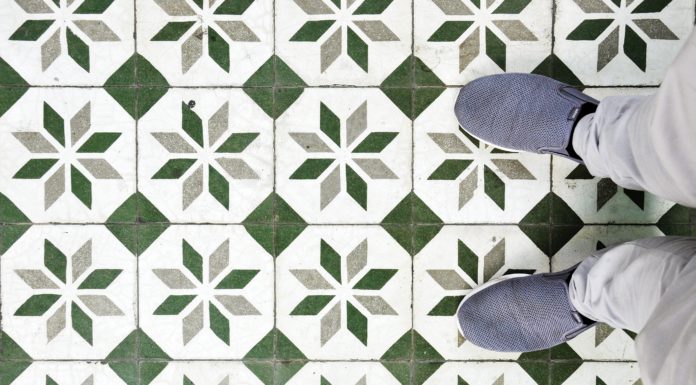 These Hand Painted Ceramic Tiles Are the Hottest Trend RN