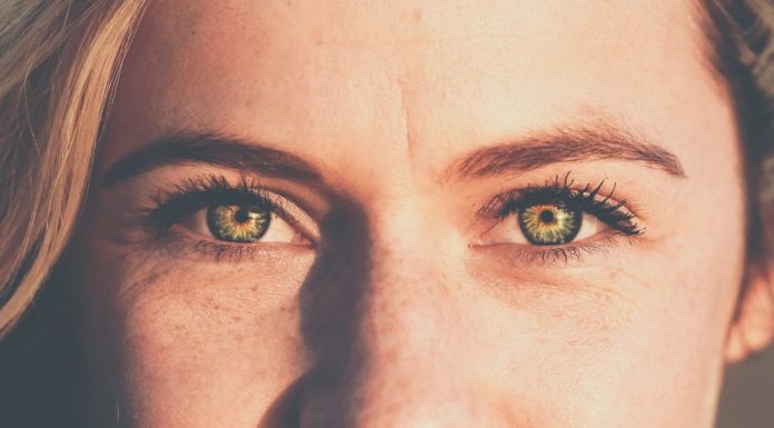 Symptoms, Causes, and Treatments For Dry Eye Syndrome