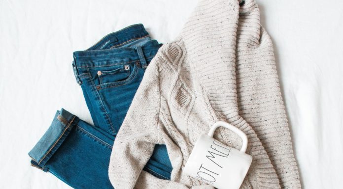 3 Tips for Packing Light and Traveling With a Carry-On for Fall Trips