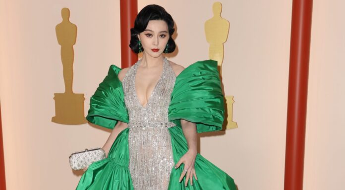 Dramatic Fashion Trends That Stole the Show at the 2023 Academy Awards Fan Bingbing at the 95th Annual Academy Awards in March 2023