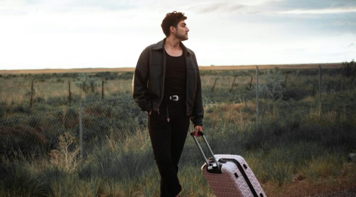 5 Reasons Why You Should Consider Traveling Light This Summer Suitcase